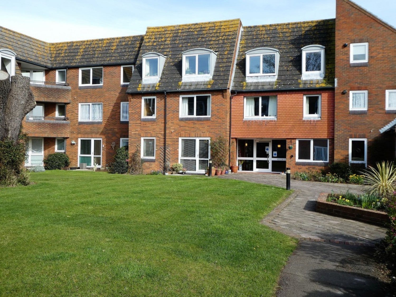 Flat Castle Close in Arun