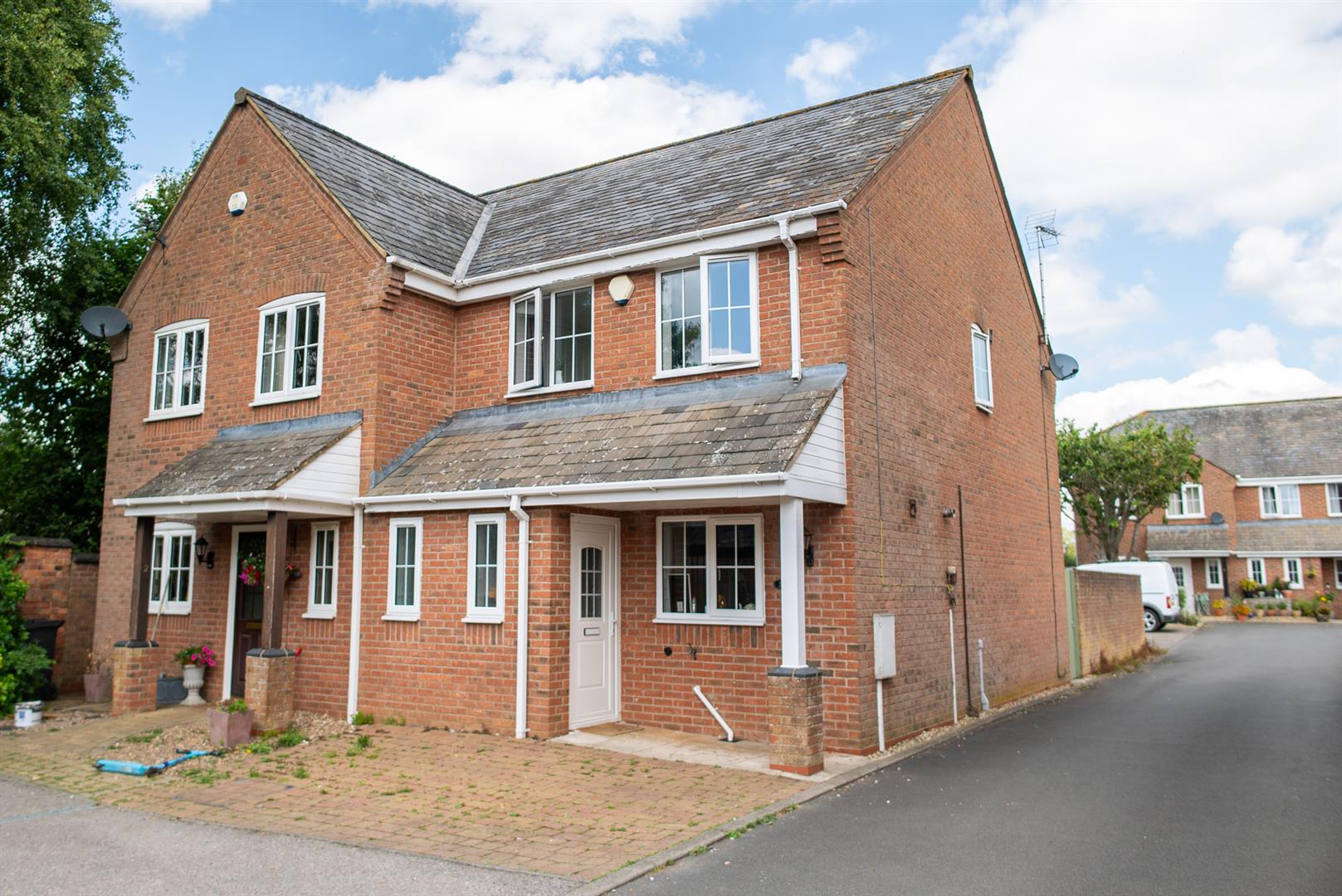 House Knighton Yard in Harborough