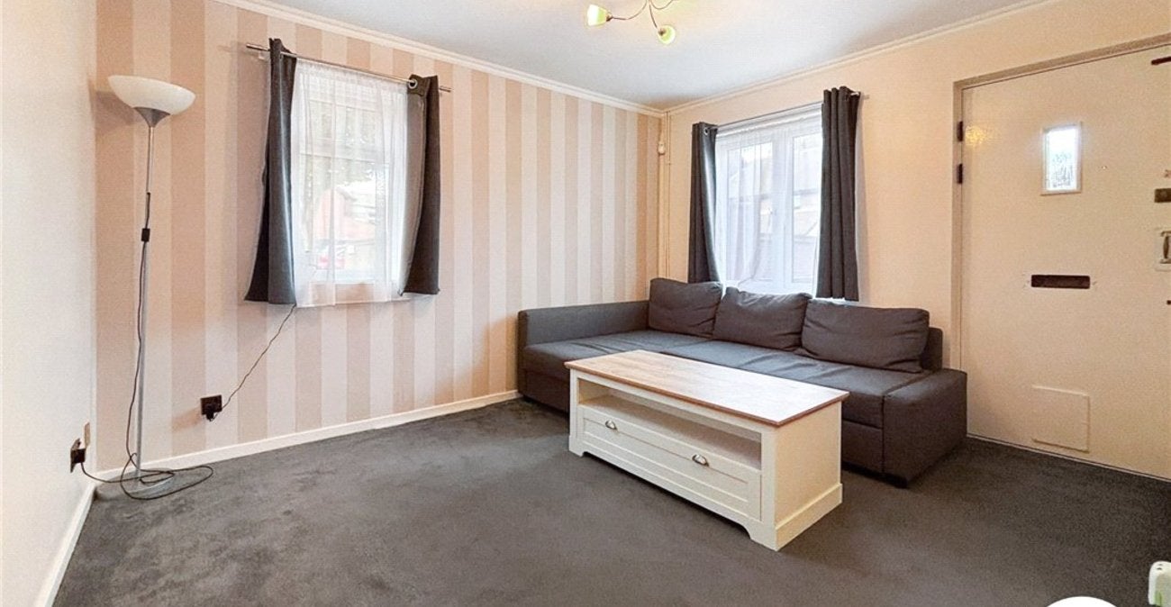 Flat The Oaks in Swanley