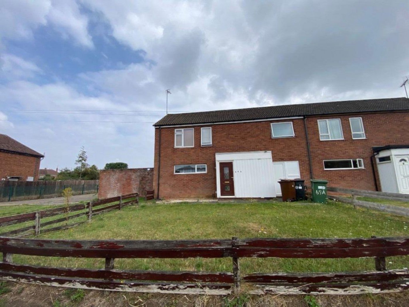 House Studfall Avenue in Corby