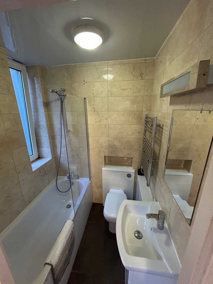 Flat Lucan Place in Greater London