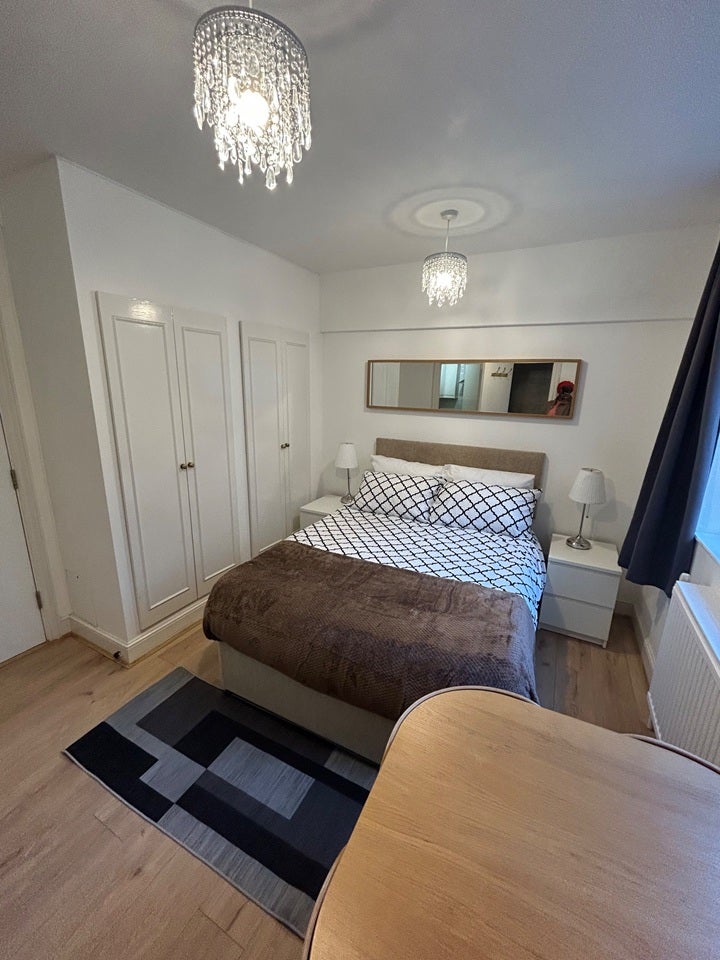 Flat Lucan Place in Greater London