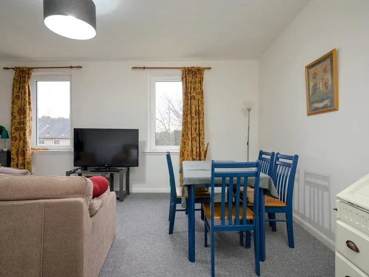 Flat Loaning Road in City of Edinburgh