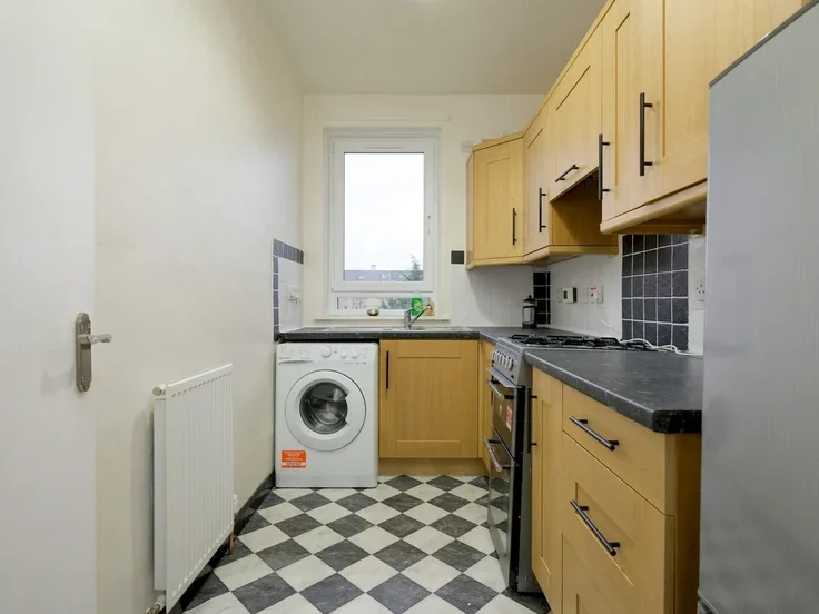 Flat Loaning Road in City of Edinburgh