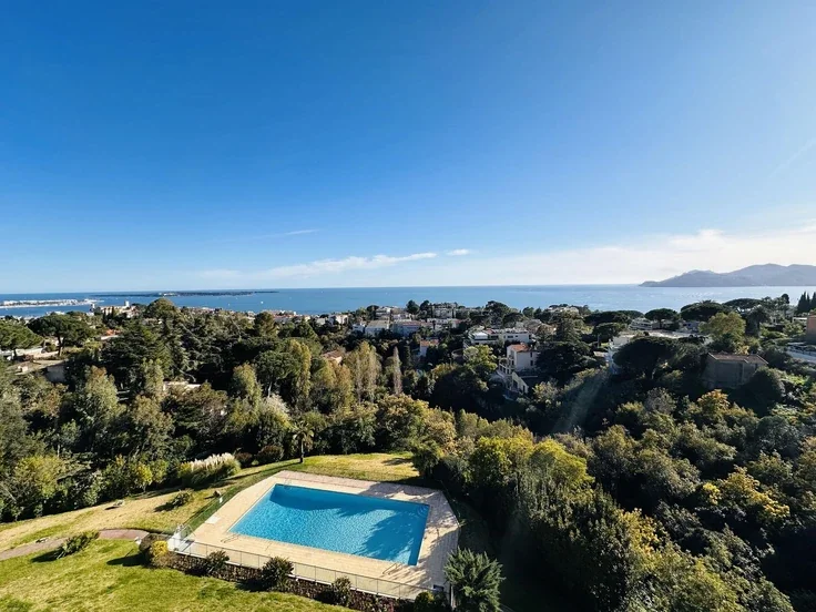 Maison Avenue de la Croix des Gardes à Cannes