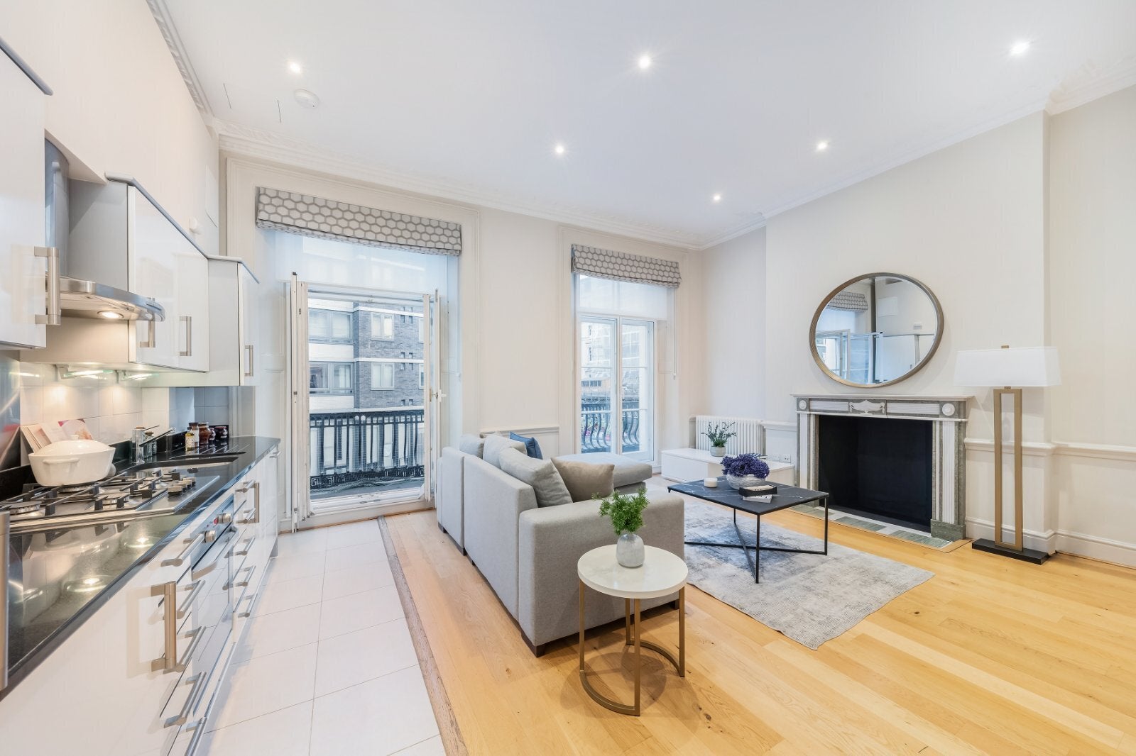 Flat Motcomb Street in City of Westminster