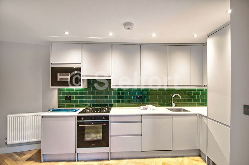 Flat Cranmer Road in Greater London