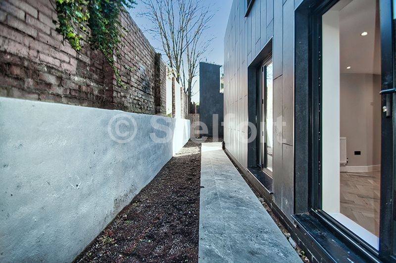 Flat Cranmer Road in Greater London