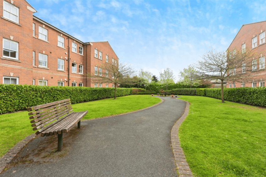 Flat Hatters Court in Stockport
