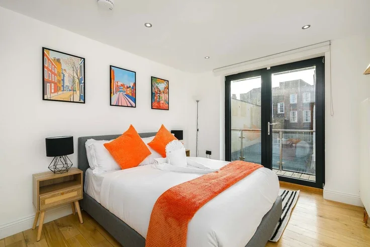 Flat Stanway Street in Greater London