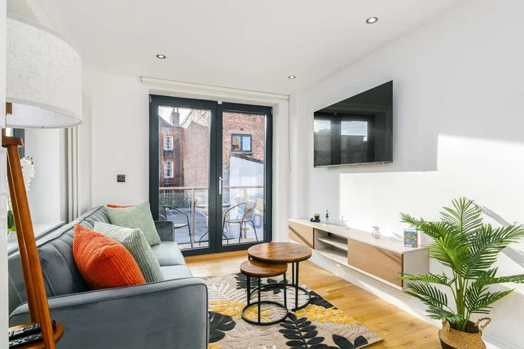 Flat Stanway Street in Greater London