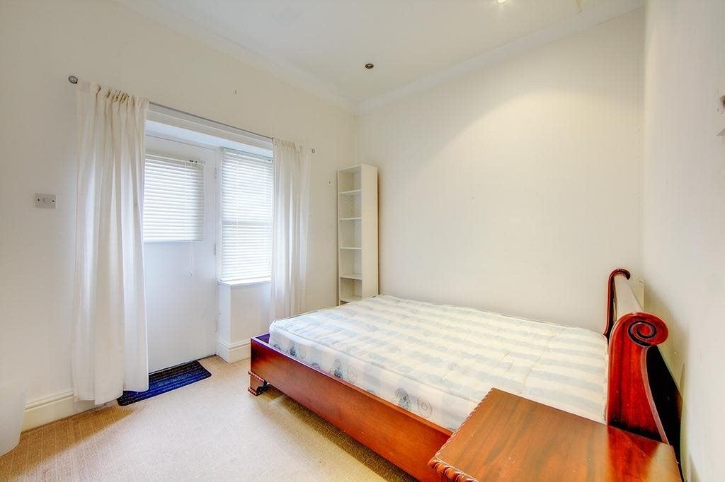 Flat Eslington Terrace in Newcastle upon Tyne