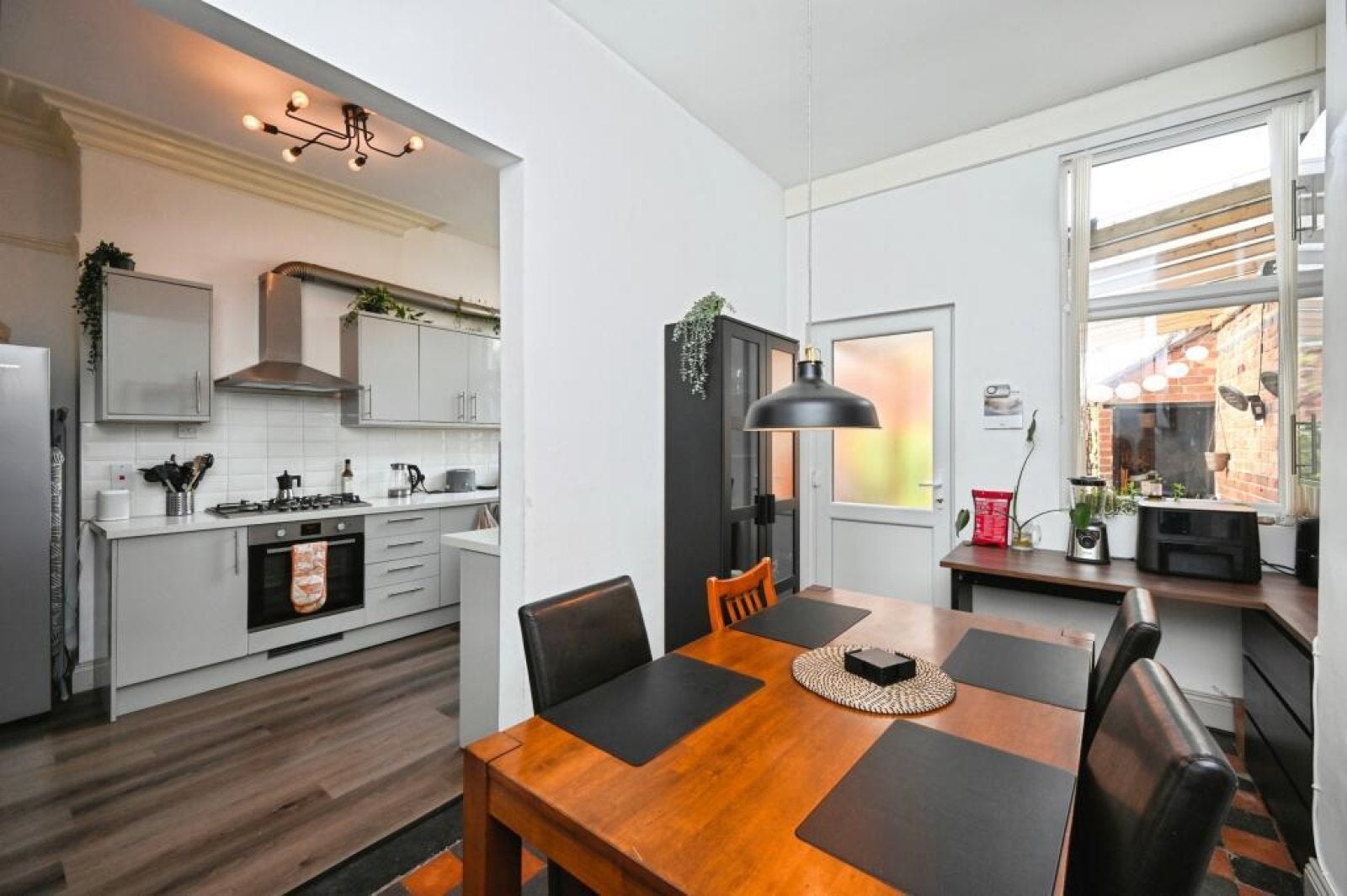 Flat Wiverton Road in Nottingham