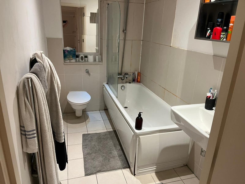 Flat Dereham Place in Greater London
