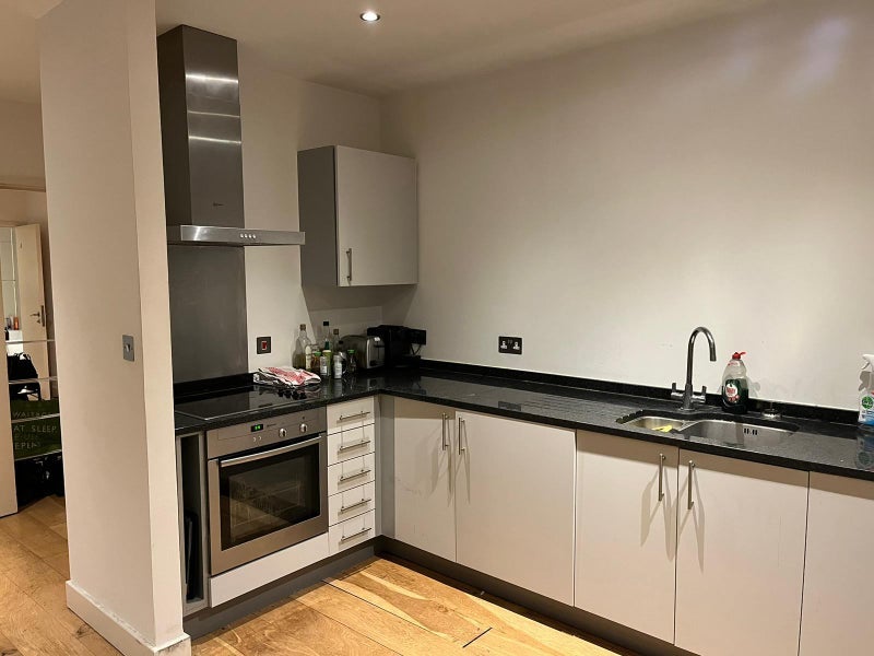 Flat Dereham Place in Greater London