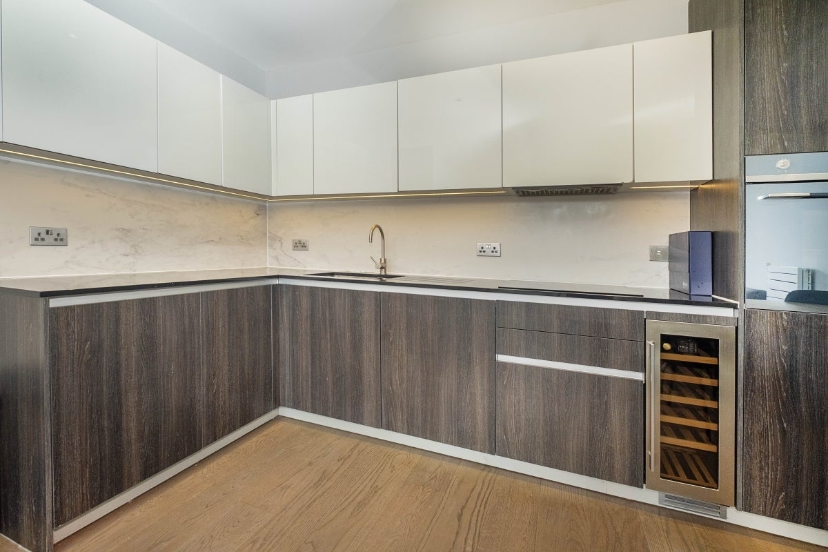 Flat Richmond Road in Greater London