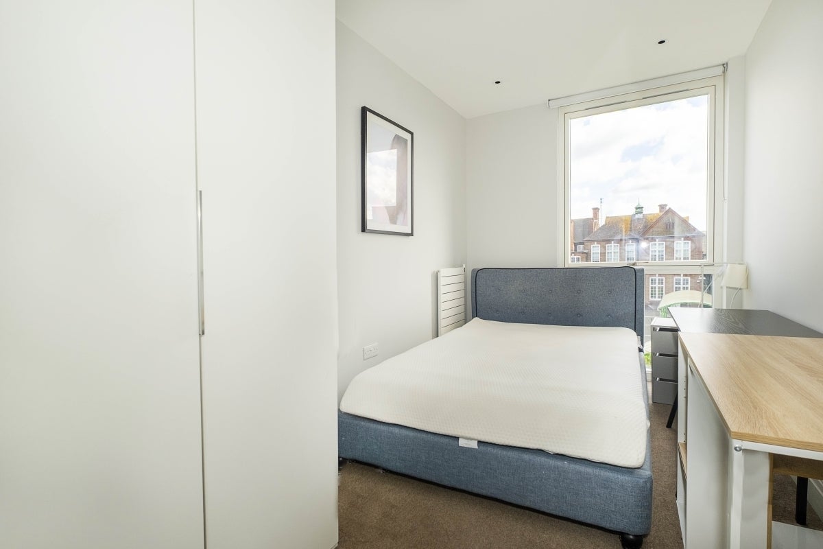 Flat Richmond Road in Greater London