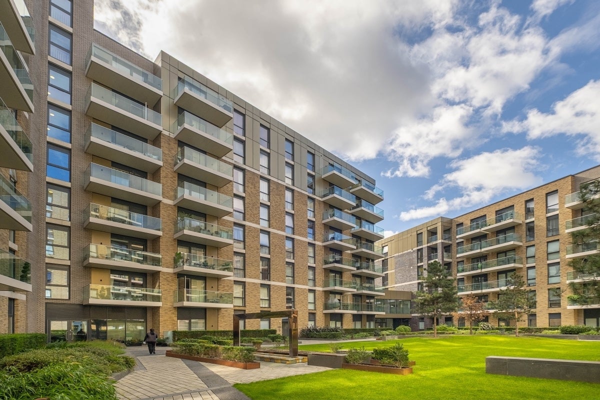 Flat Richmond Road in Greater London