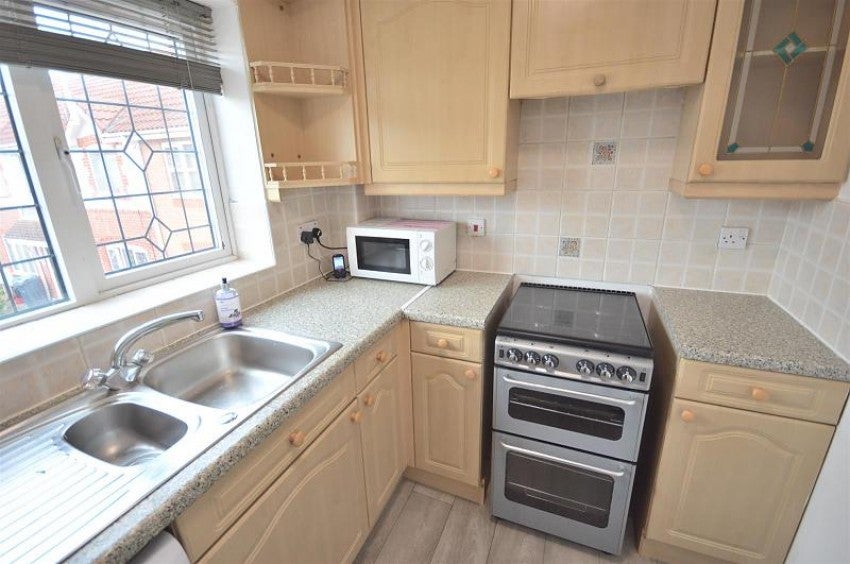 Flat Dowland Close in Manchester