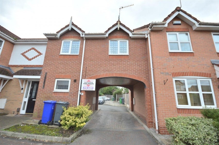 Flat Dowland Close in Manchester