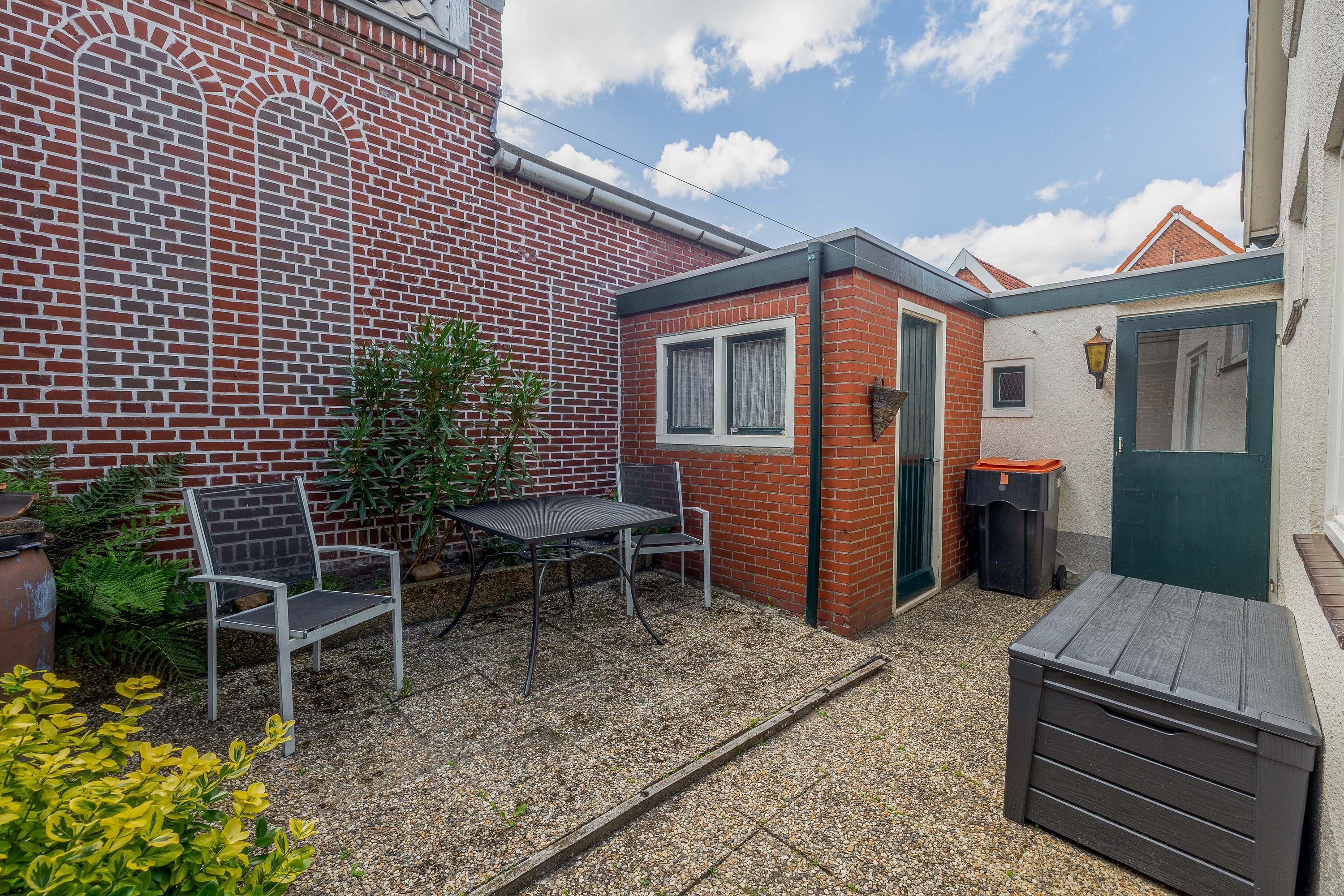 Vrijstaande woning te koop: Mr. A.J. de Sitterstraat 3, Winschoten