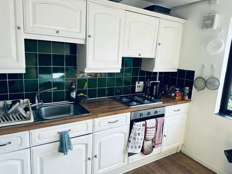 Room Carrol Close in Greater London