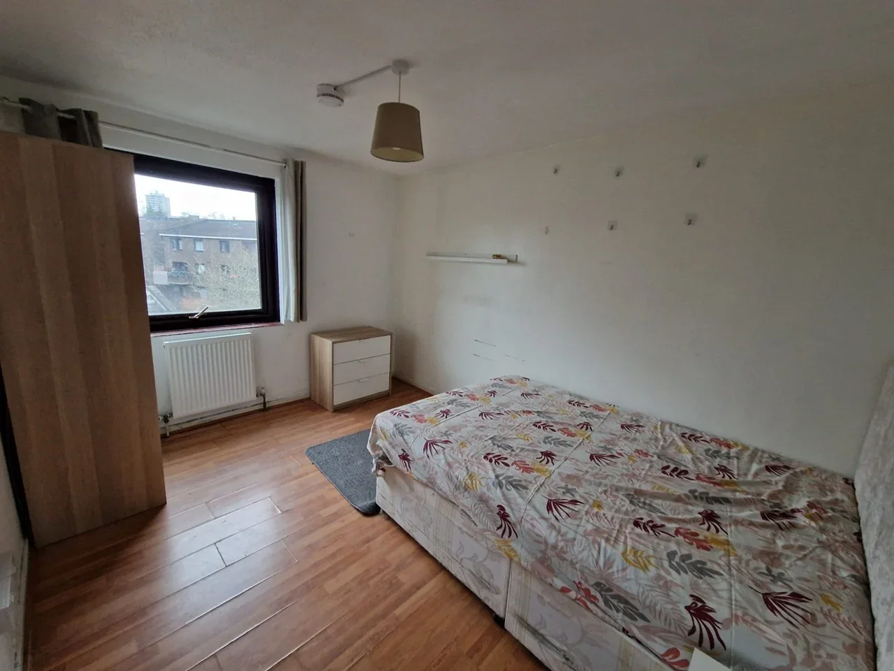 Room Carrol Close in Greater London