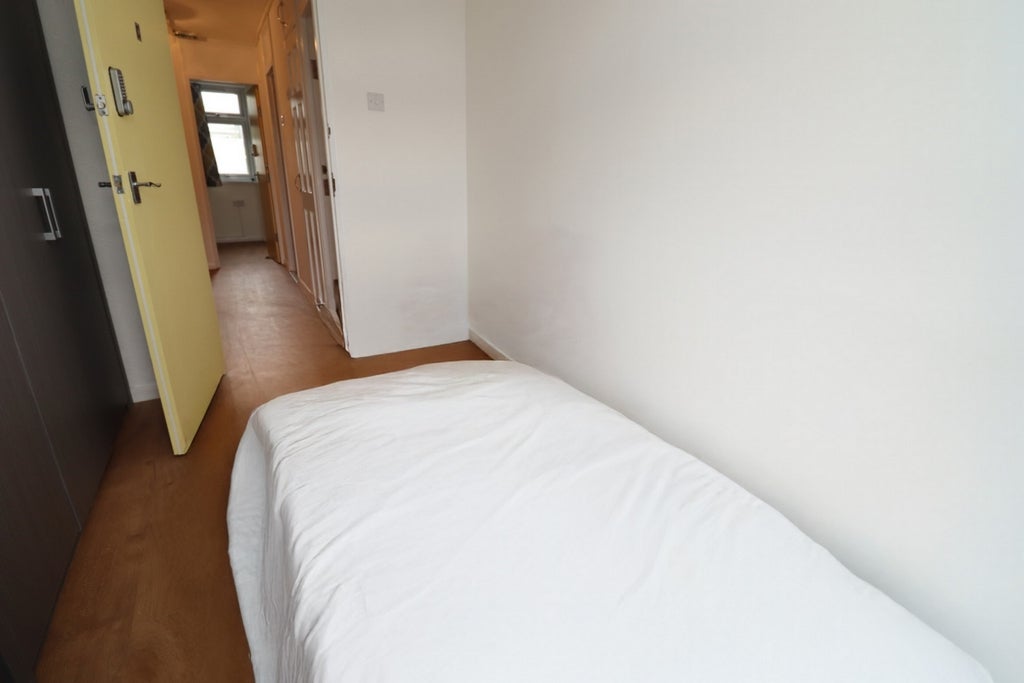 Room Globe Road in Greater London