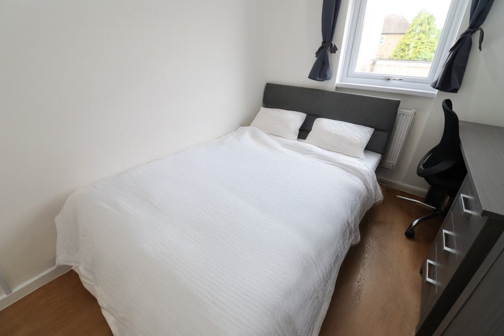 Room Globe Road in Greater London