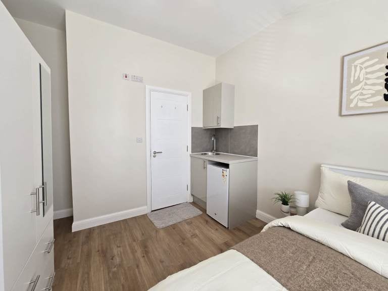 Flat Marlborough Road in Greater London