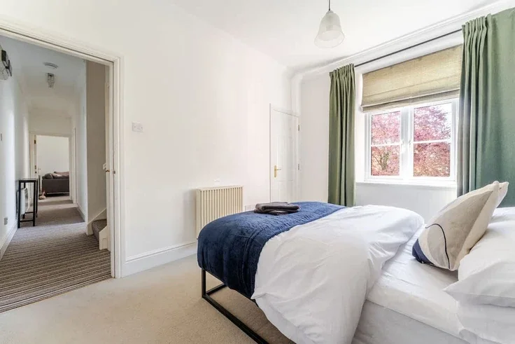 Flat Perrett Way in Pill