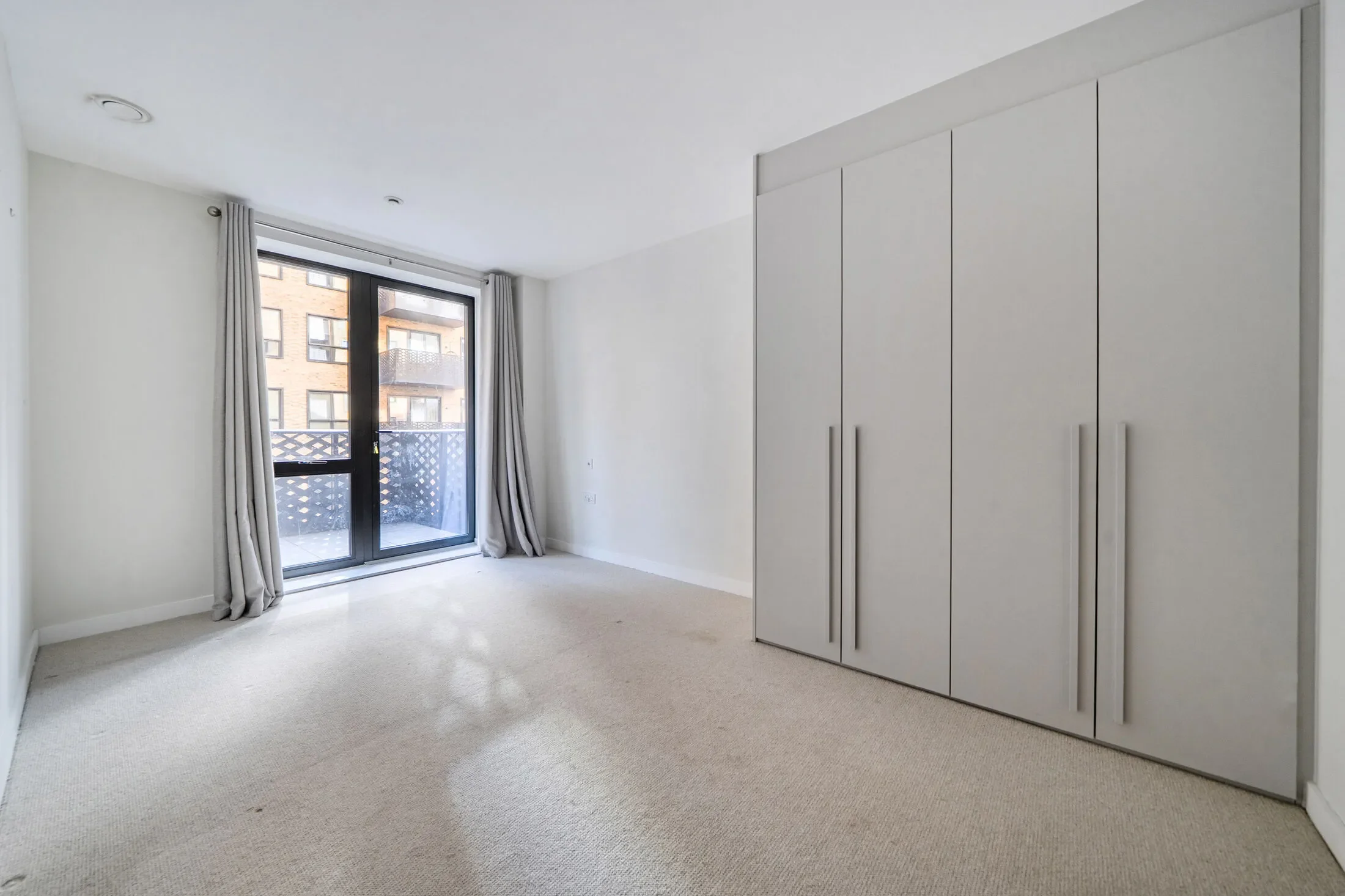 Flat Emerald Square in London
