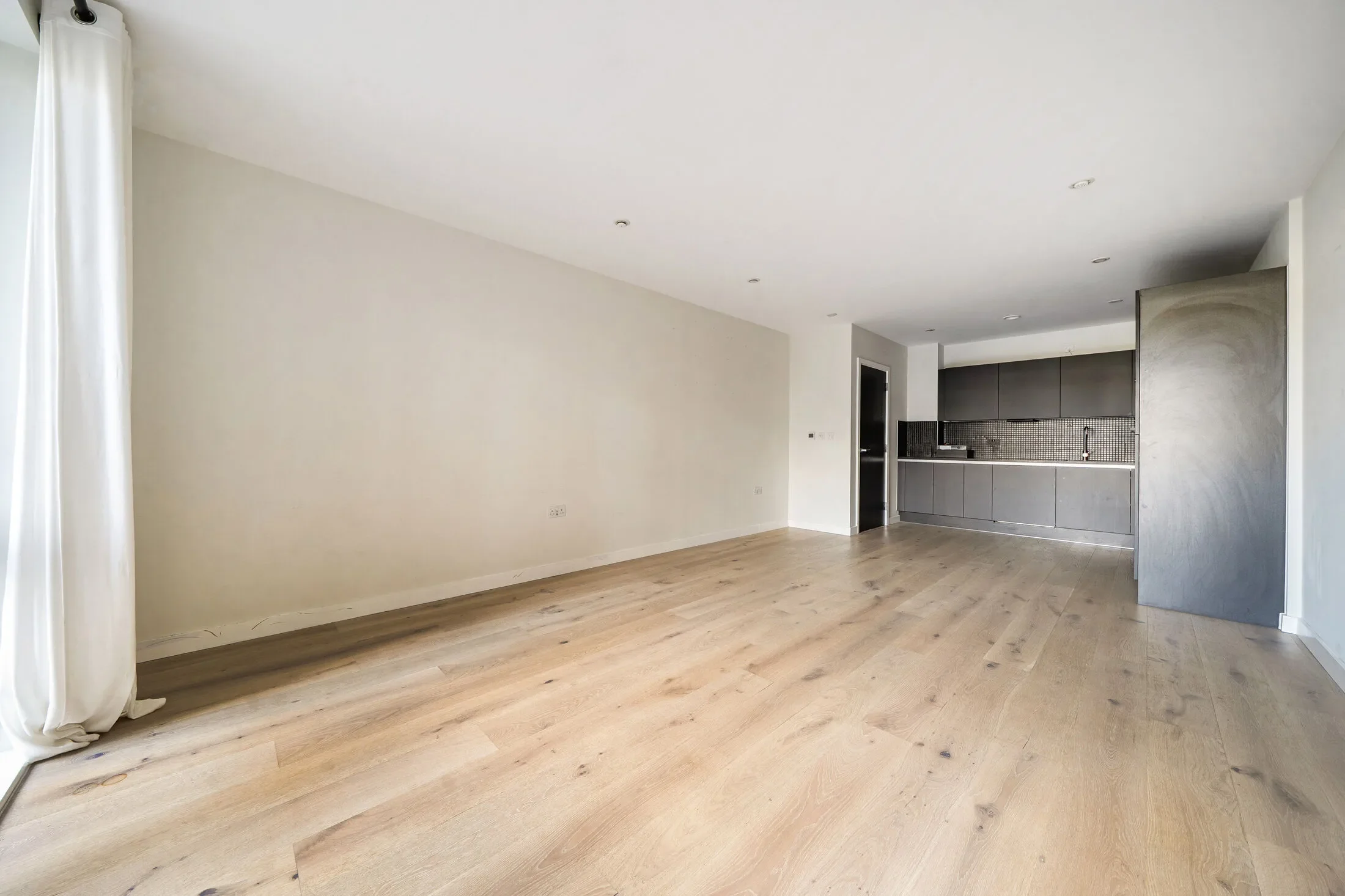 Flat Emerald Square in London