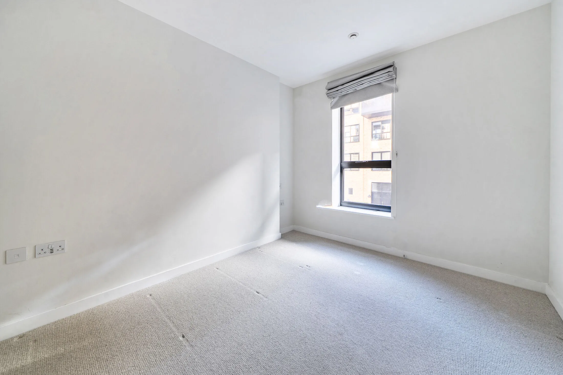 Flat Emerald Square in London