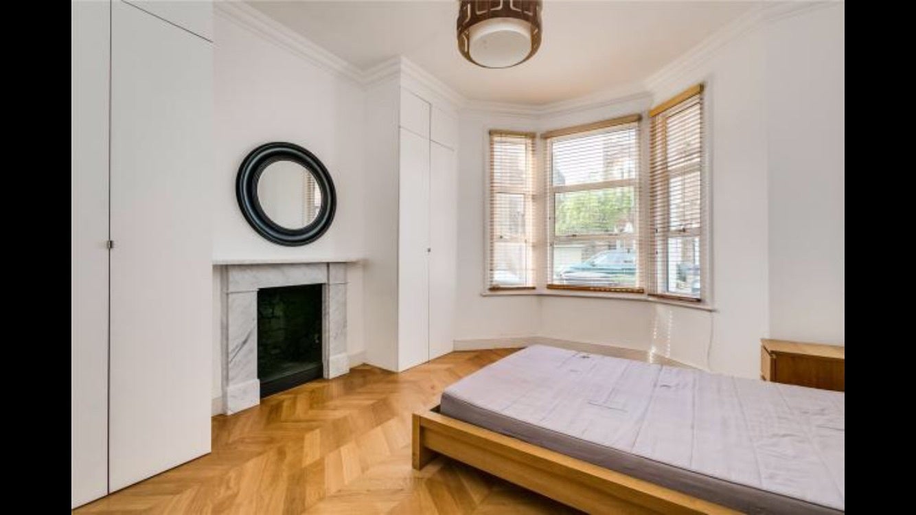 Flat Tregothnan Road in Greater London