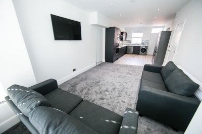 Room Headingley Avenue in Leeds