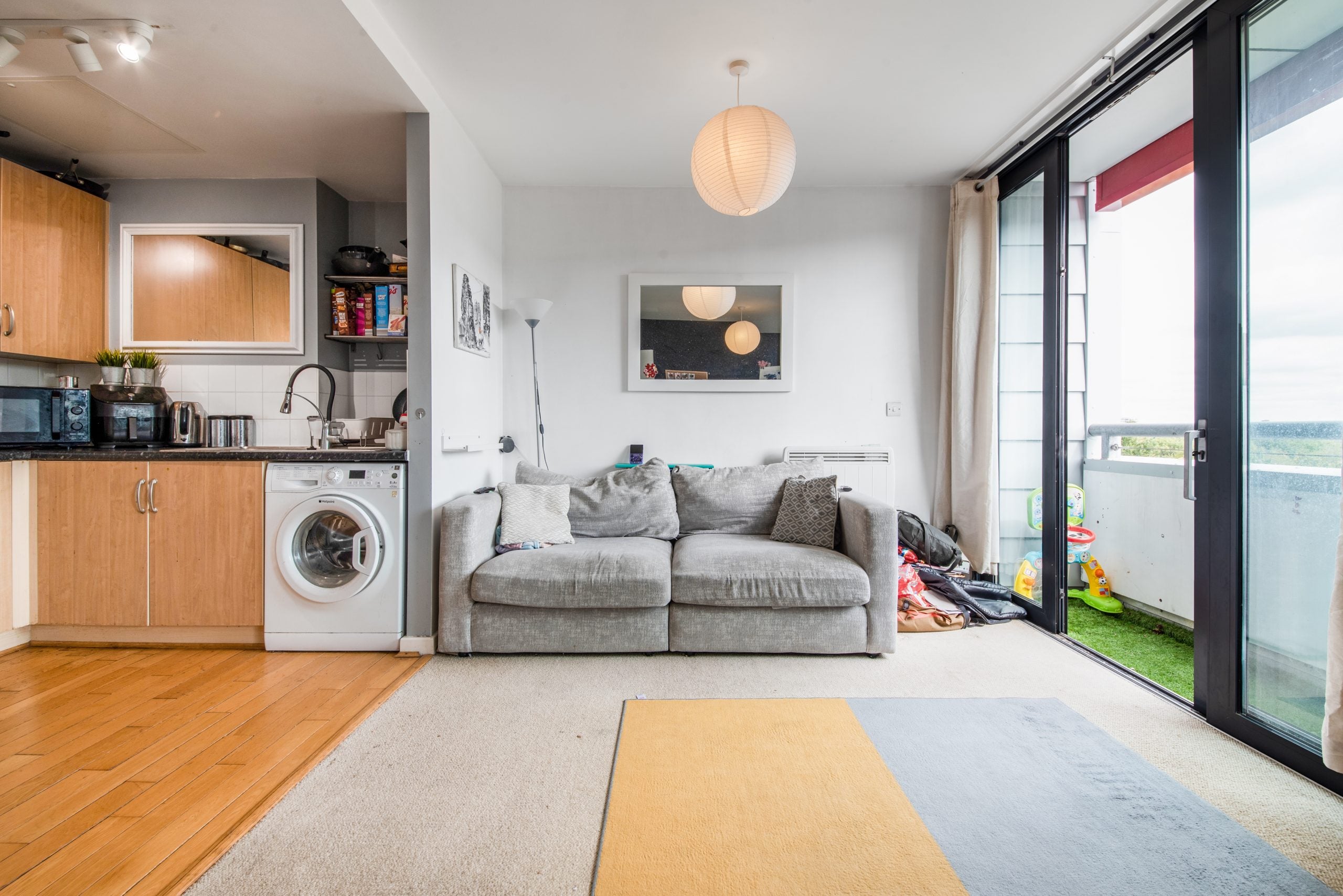 Flat Drayton Park in Greater London
