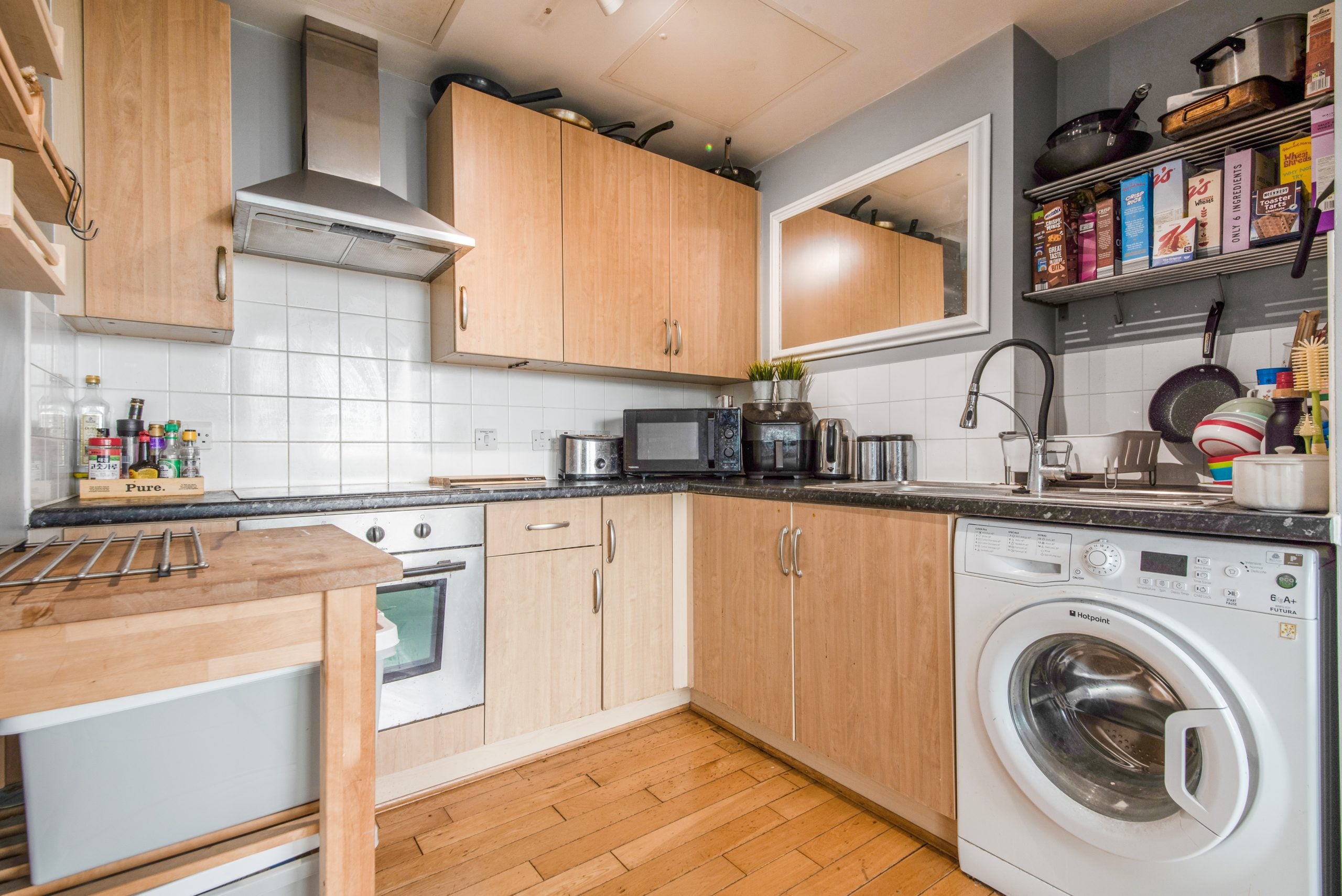 Flat Drayton Park in Greater London