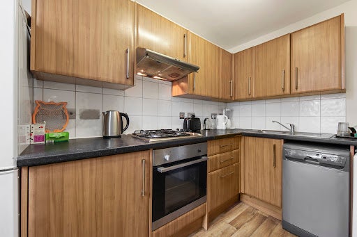 Room Chippenham Road in City of Westminster
