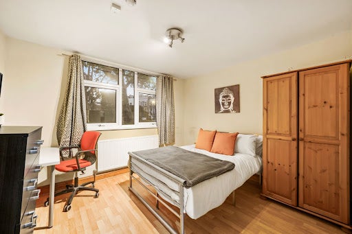 Room Chippenham Road in City of Westminster