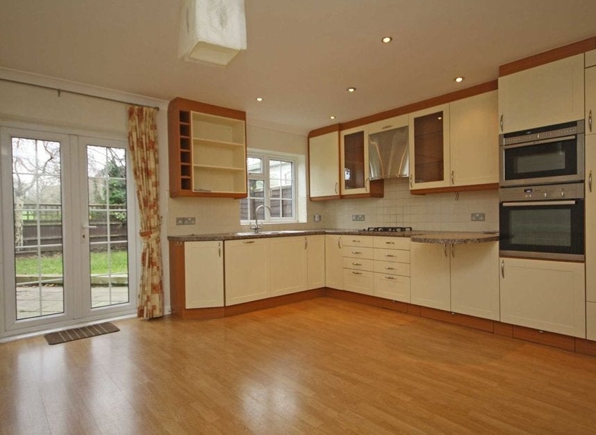 House Blenheim Gardens in Greater London
