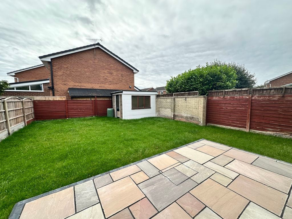 House Foxdale Close in Southport
