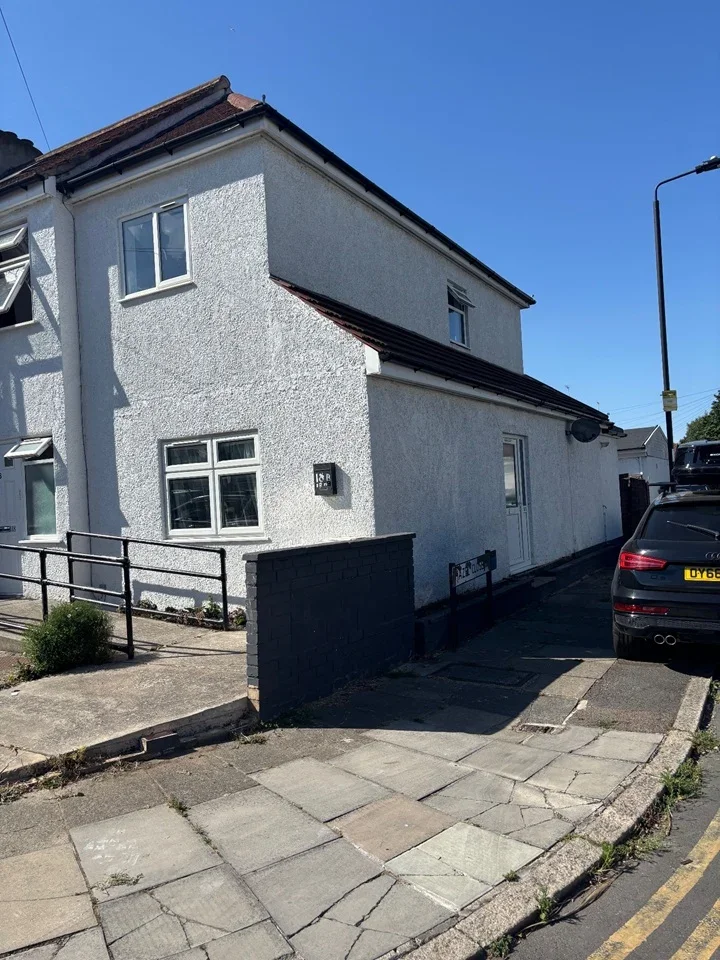 House Hazel Close in Greater London