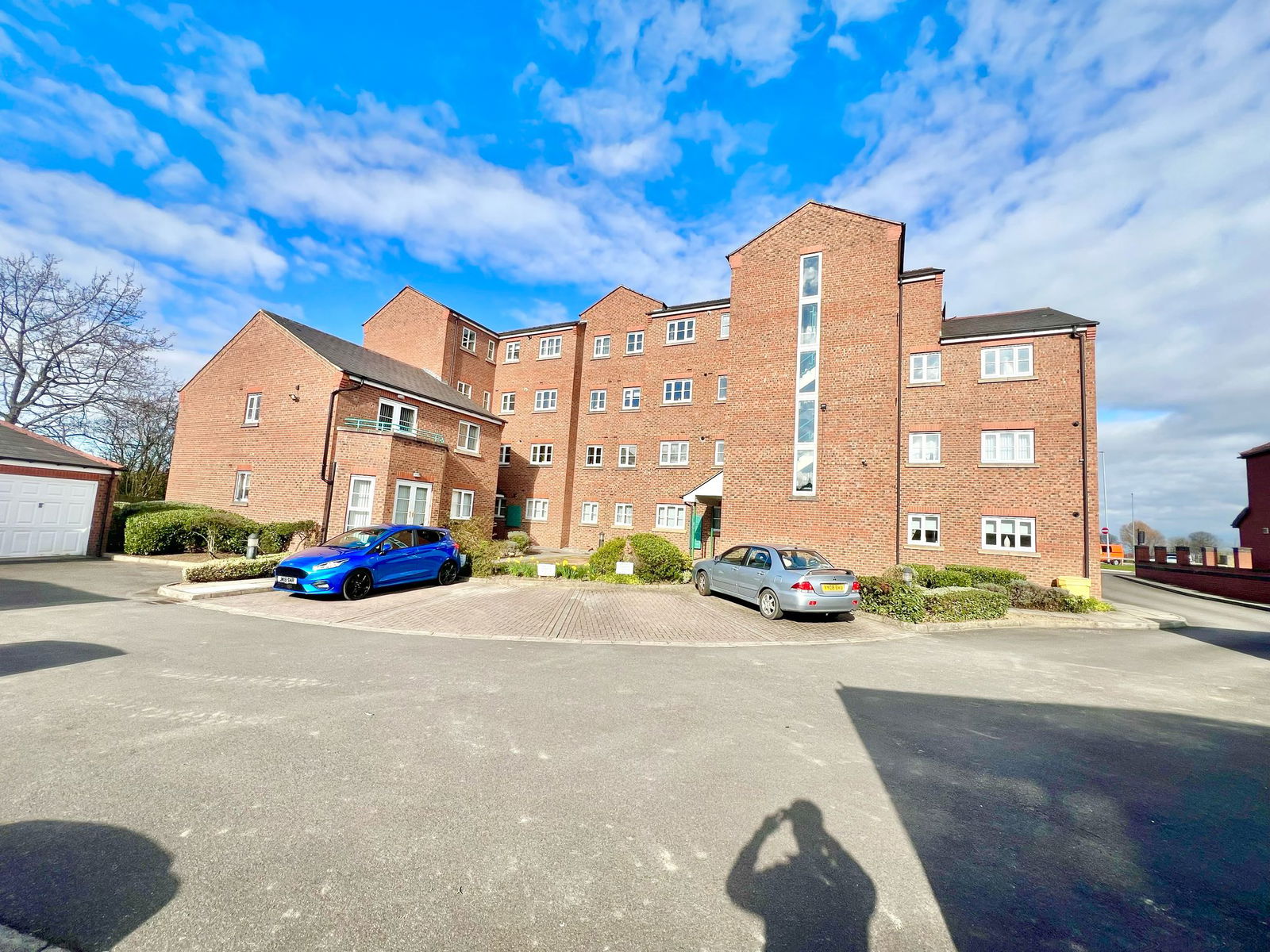 Flat Garden Court in Barnsley