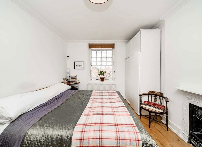 Flat Bulwer Street in Greater London