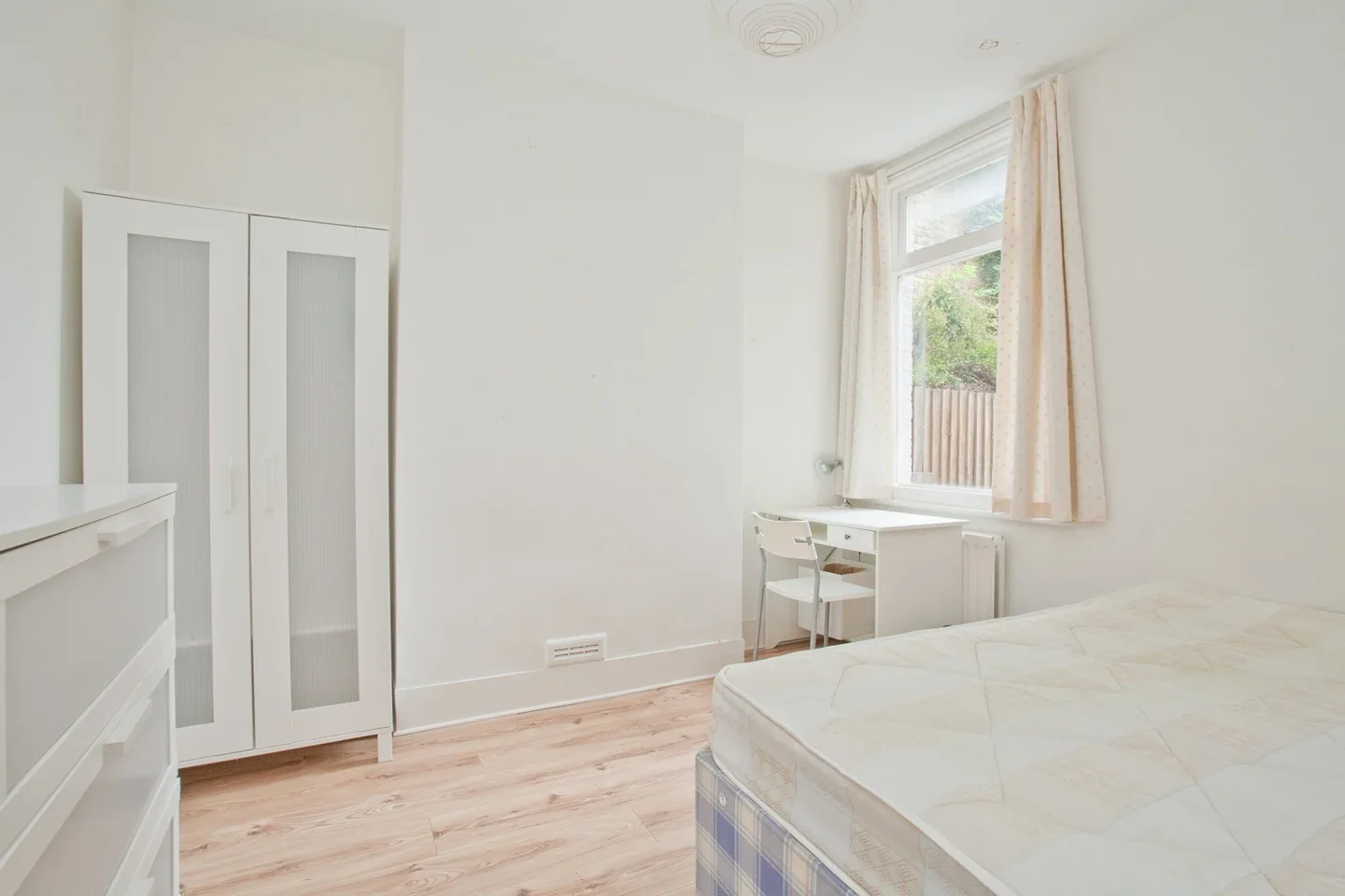 House Elcot Avenue in Greater London