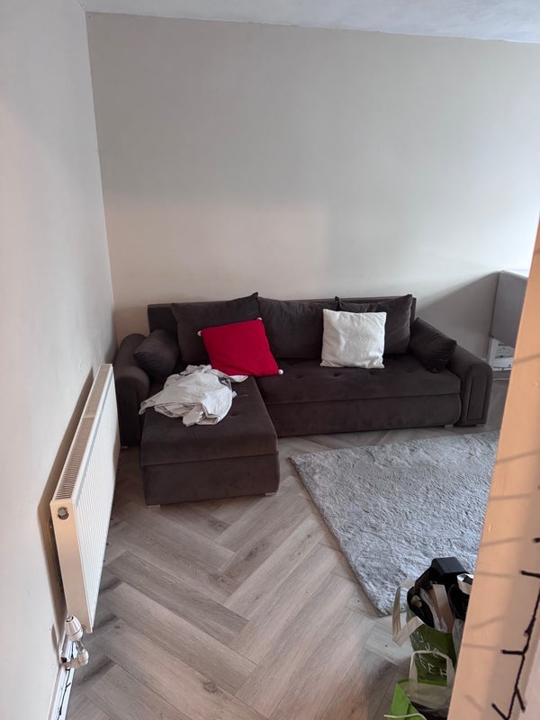 Flat Queen's Drive in Greater London