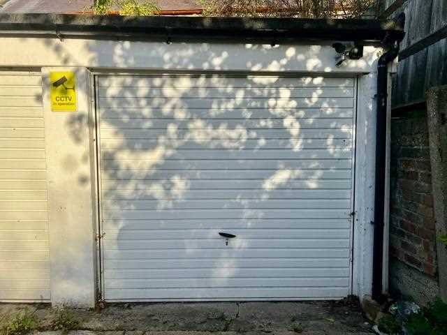 Flat Chetwynd Road in Greater London