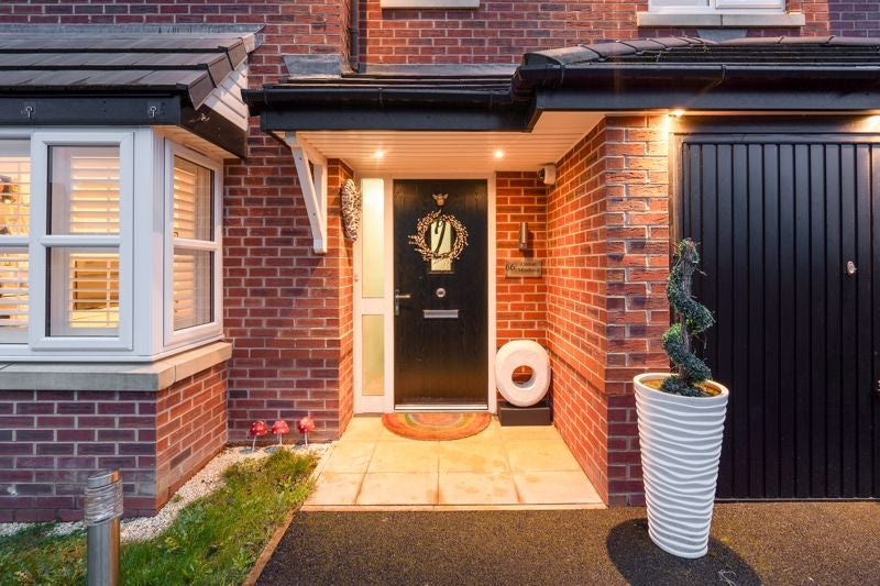 House Rayon Close in Bolton