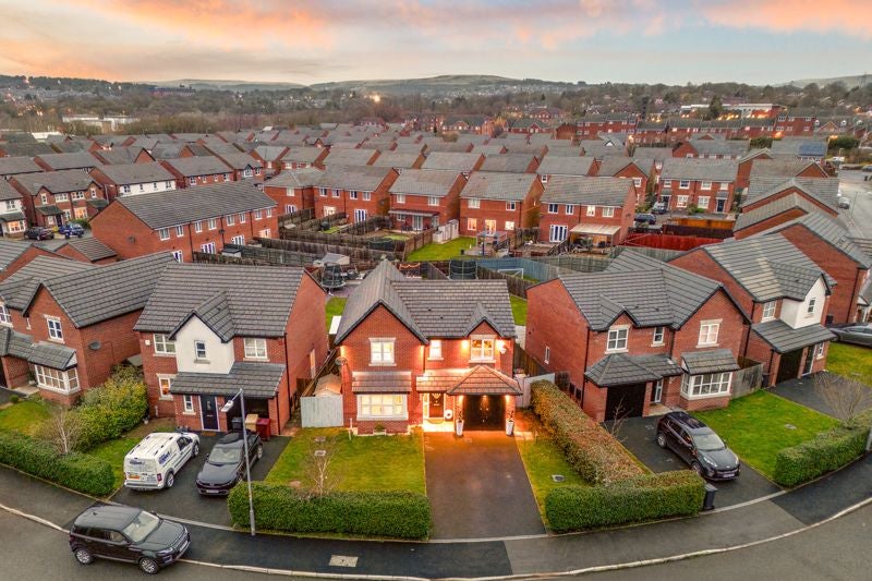 House Rayon Close in Bolton
